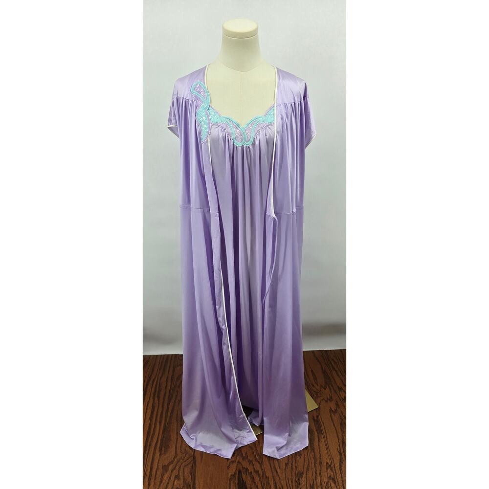 Vintage JC Penny's Collectibles Purple Slip Night Gown and‎ Robe Set